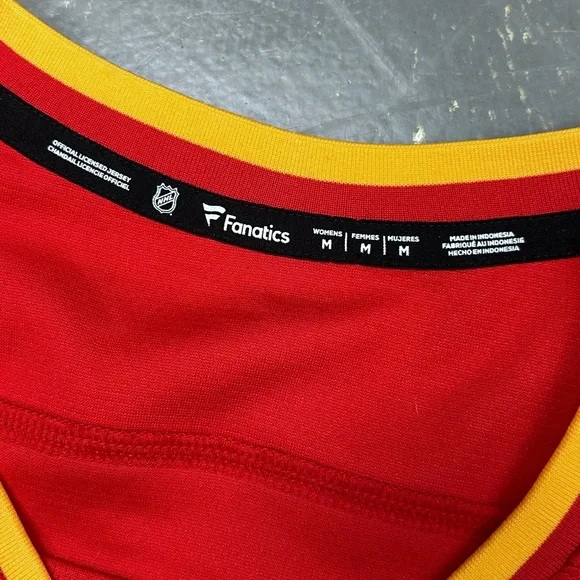 Calgary Flames Pull Over Sweater Jersey Medium Hockey NHL Fanatics Women’s - Picture 4 of 6